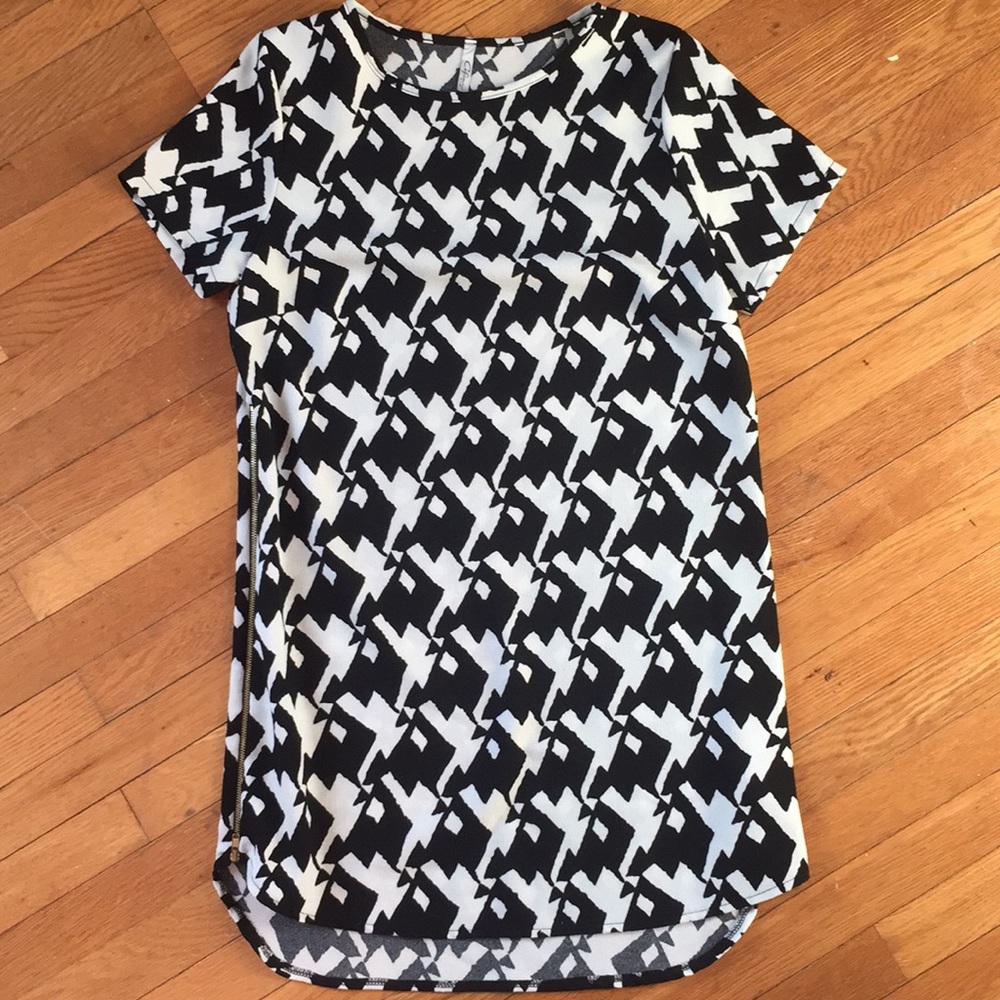 Houndstooth mini dress!!